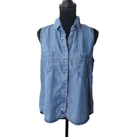 Signatures‎ Blue Chambray Button Down Lightweight Sleeveless Top Size M - Picture 1 of 10